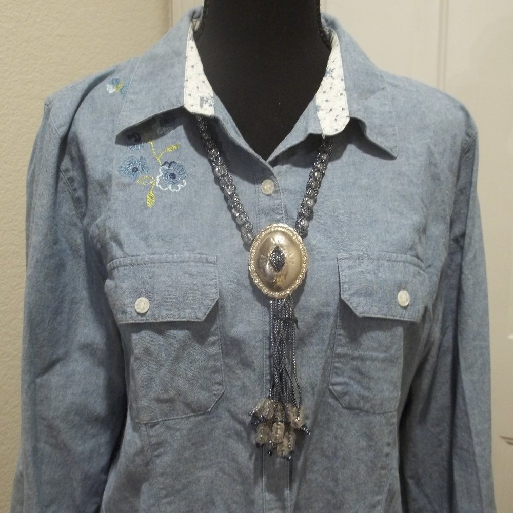 SAG Harbor Sport - Chambray Long Sleeve Shirt with Embroidered Flowers ** EUC **